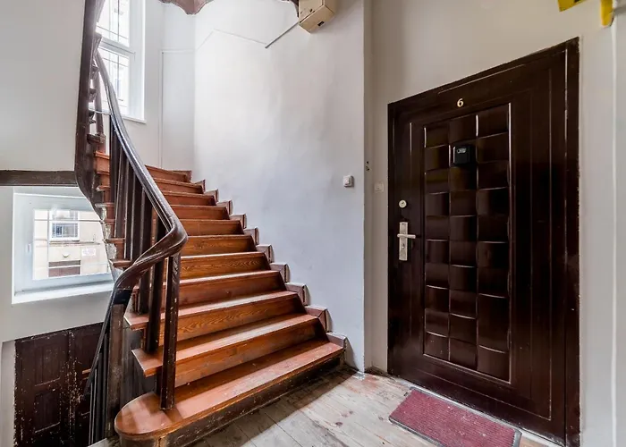 Mostowa Standard By Bookinghost *