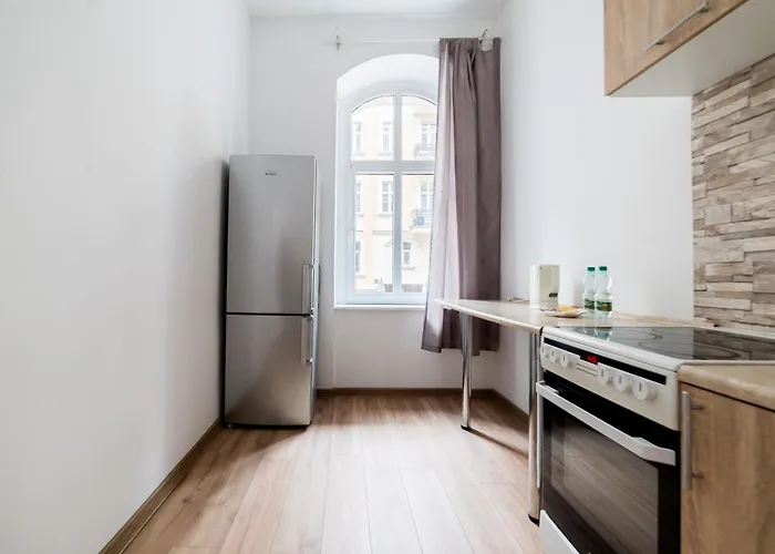 Mostowa Standard By Bookinghost *